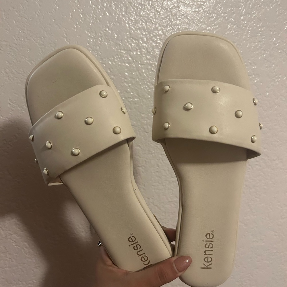 New Size 9 sandals !